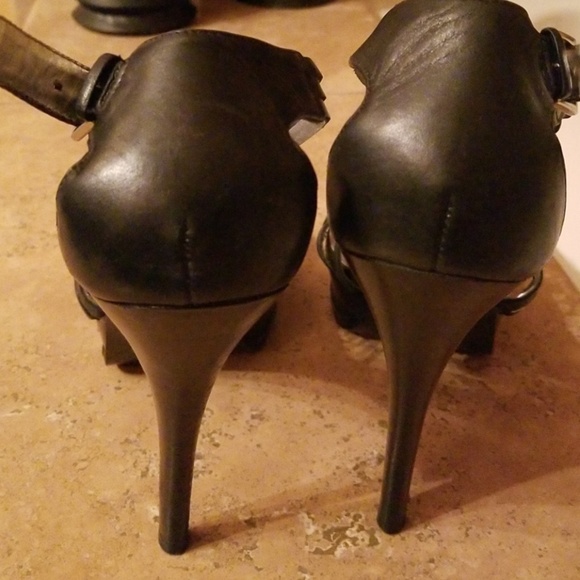 Black Heels - Picture 4 of 4